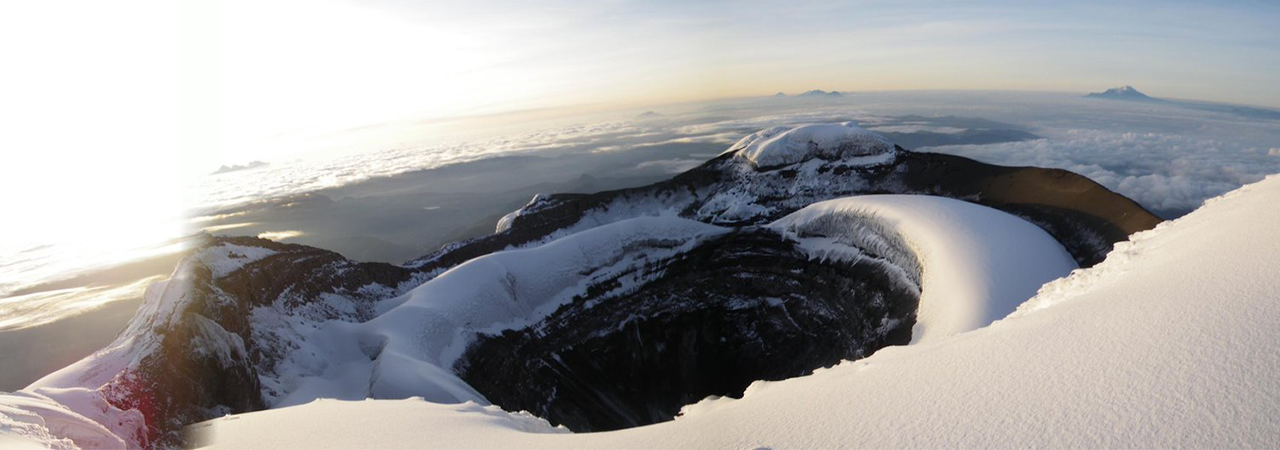 Ecuador, Cotopaxi crater